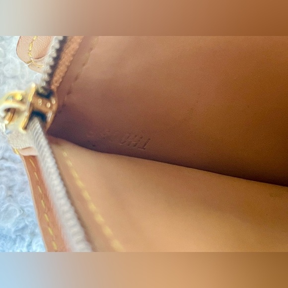 LOUIS VUITTON Takashi Murakami Wallet w/Chain, Box, Dust Bag & Gift Bag. EUC - Picture 16 of 17